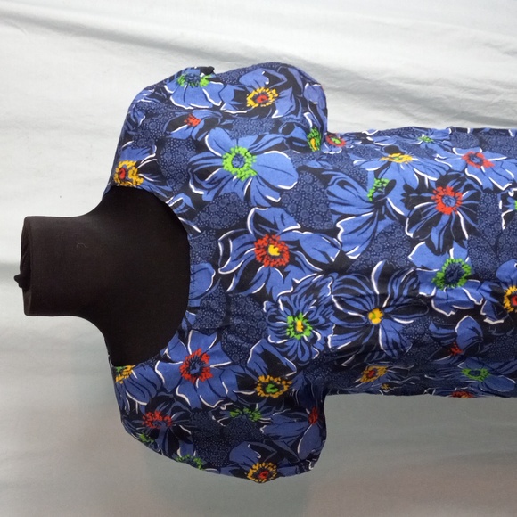 Item Eyes M Blue Floral Top Shell Short Sleeves - Picture 2 of 9